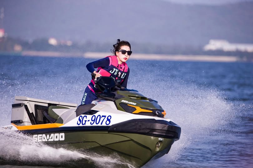 Thương mại K Li Qingyin JK em gái sinh viên, Sha Qing bước vào